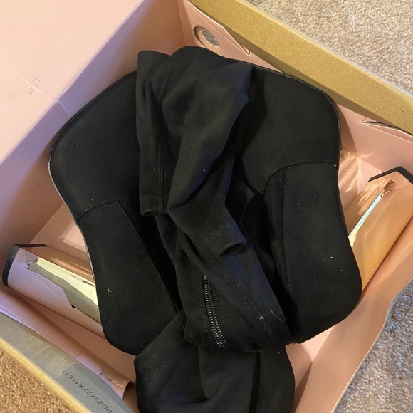 Charolette Rouse Knee High Gold Heel Boots - Picture 4 of 4